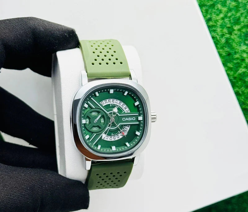 Analog Men’s Wrist Watch