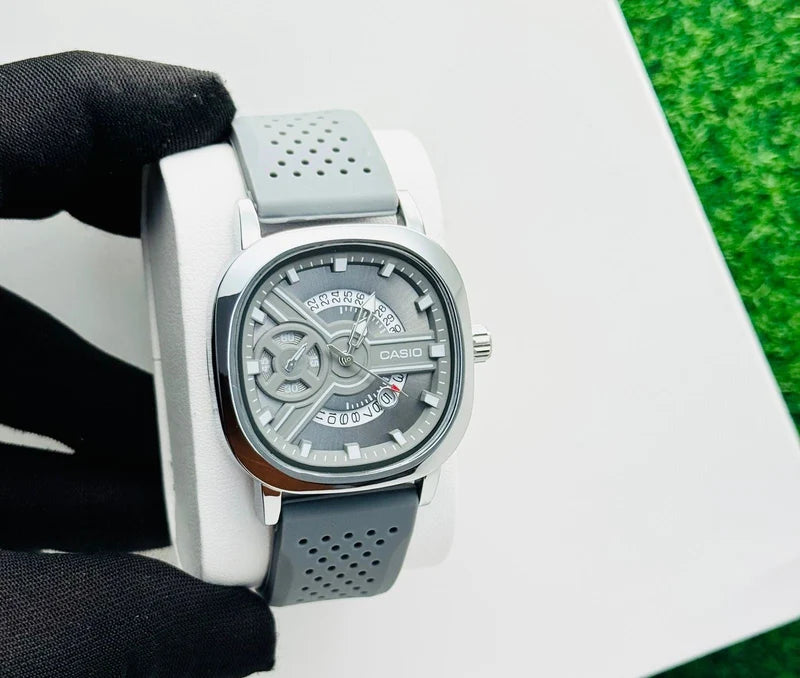 Analog Men’s Wrist Watch